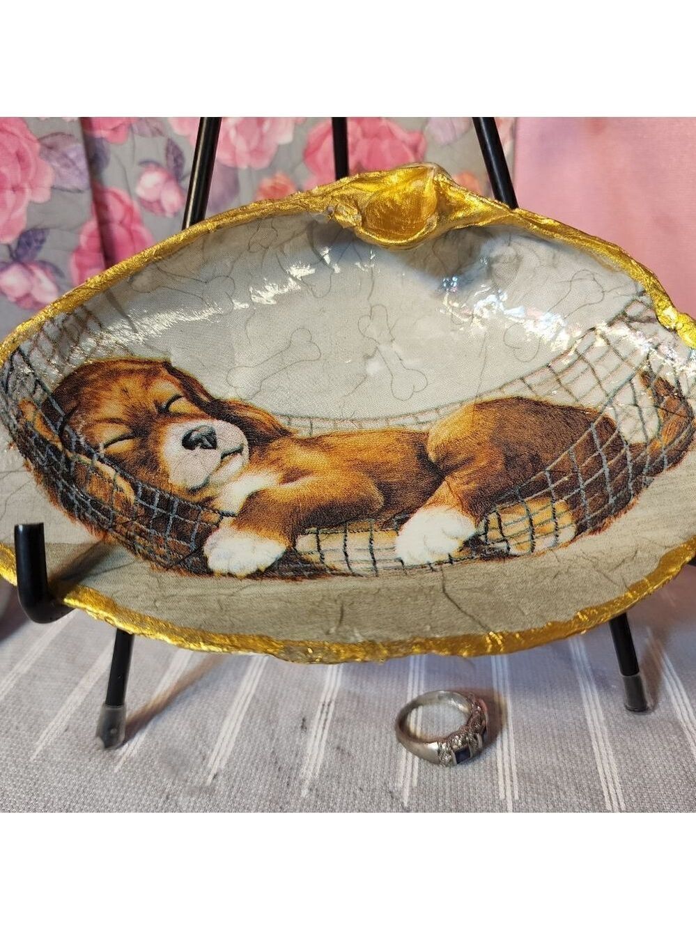 DECOUPAGE CLAM SHELL DECOUPAGE SLEEPING PUPPY ON A CLAM SHELL TRINKET DISH